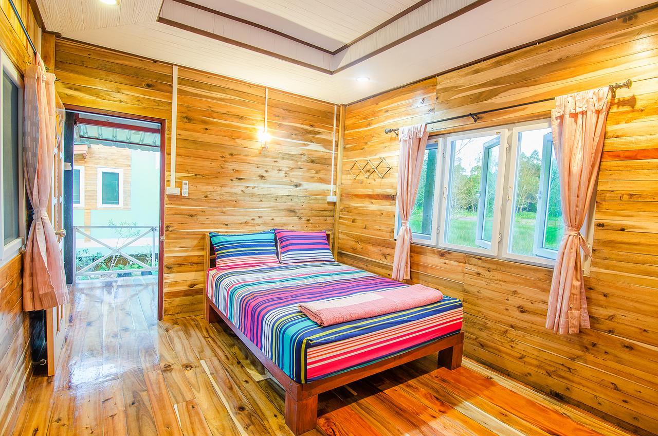 Ariya Garden Home Чумфон Екстериор снимка