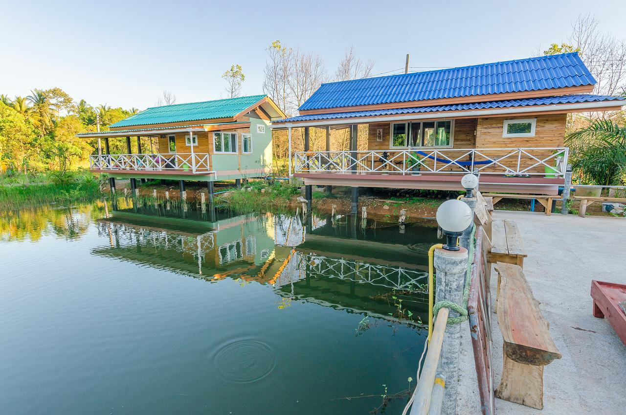 Ariya Garden Home Чумфон Екстериор снимка