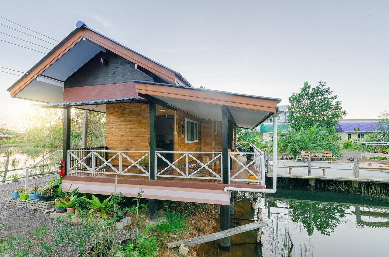 Ariya Garden Home Чумфон Екстериор снимка