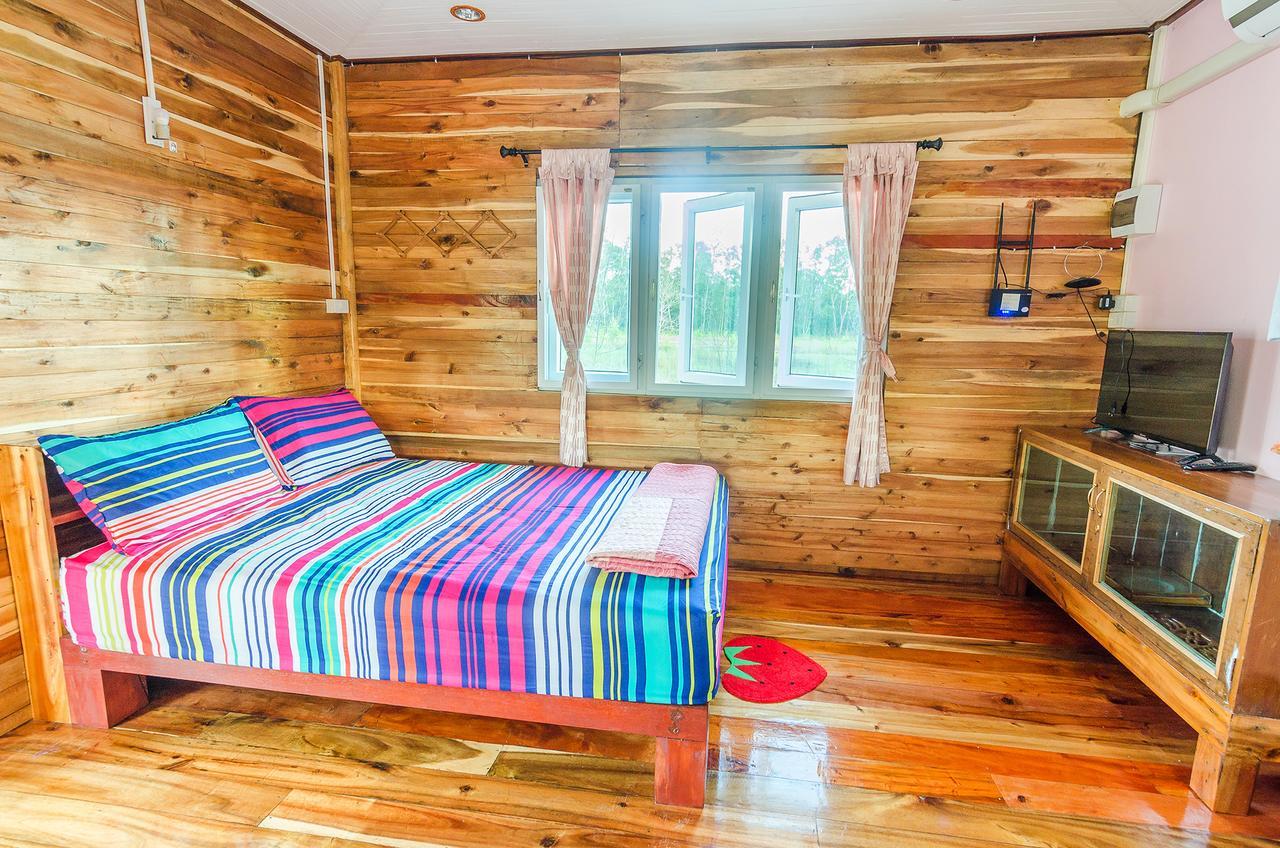 Ariya Garden Home Чумфон Екстериор снимка